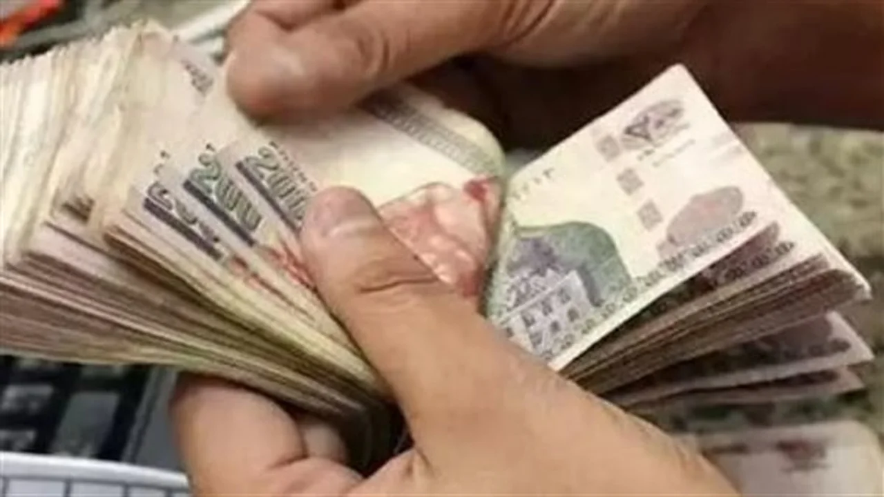 تعديلات المرتبات.. موعد تطبيق زيادة الحد الأدنى للأجور وشروط الدرجات الوظيفية